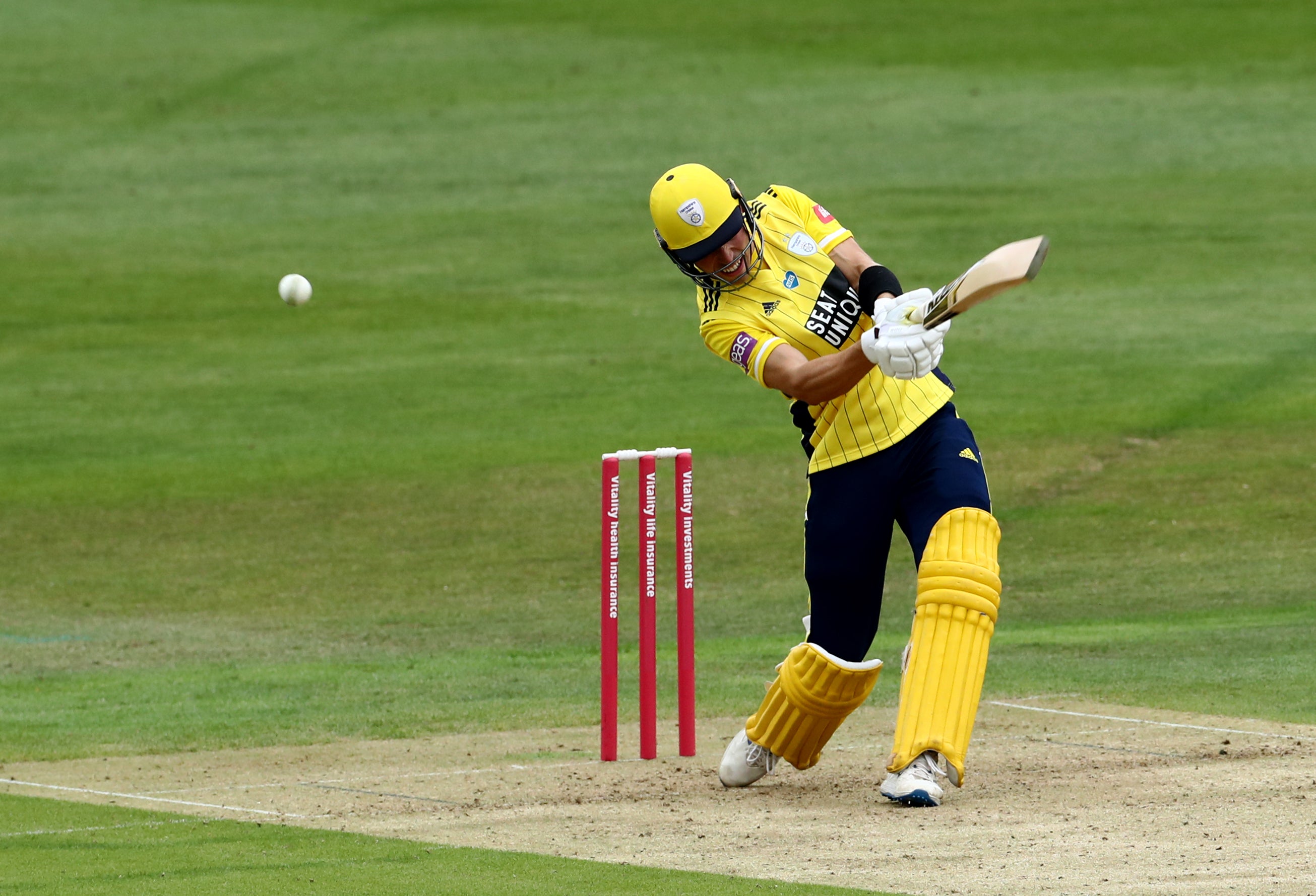 Joe Weatherley struck 43 from 13 balls as Hampshire stormed to victory over Glamorgan in the Vitality Blast