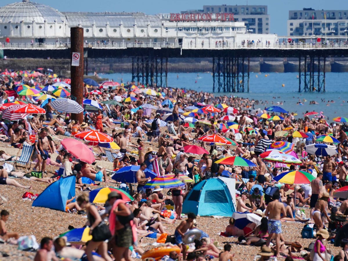 Extreme heat warning: What is the Met Office amber alert?