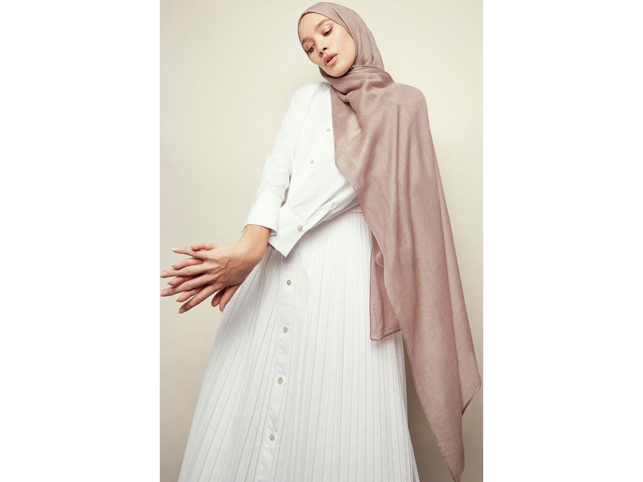 Silq Rose grey mauve fine weave model hijab indybest.jpeg
