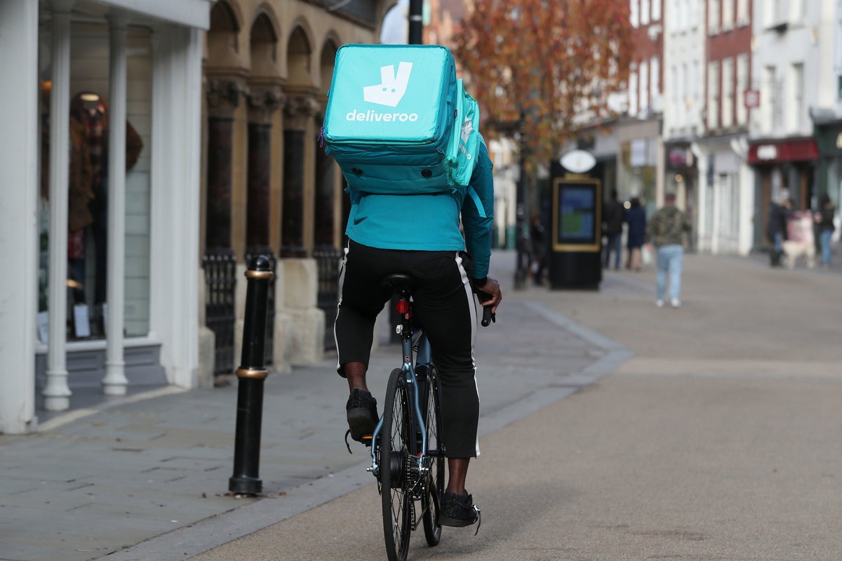 Man disguised himself as Deliveroo rider and shot 8-year-old girl, court hears