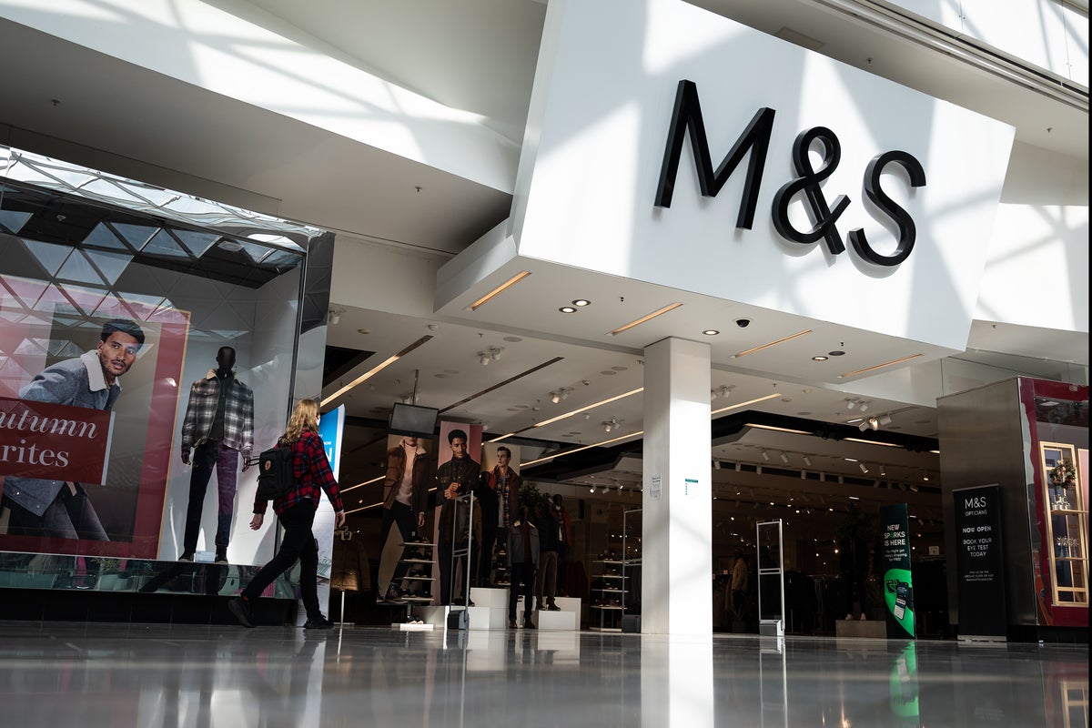 Marks and Spencer to pay customers to donate unused clothes