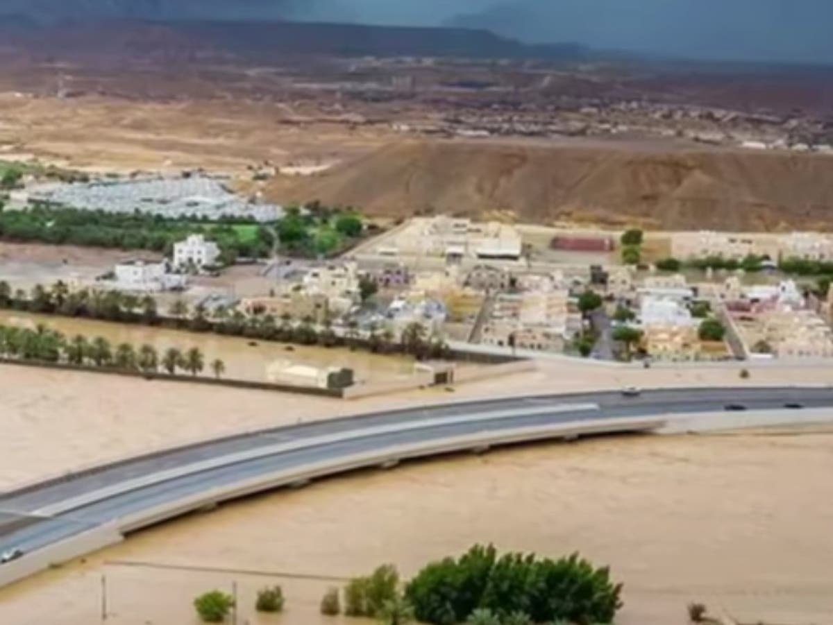 ‘The desert is covered in rivers’ Severe flooding in Oman causes