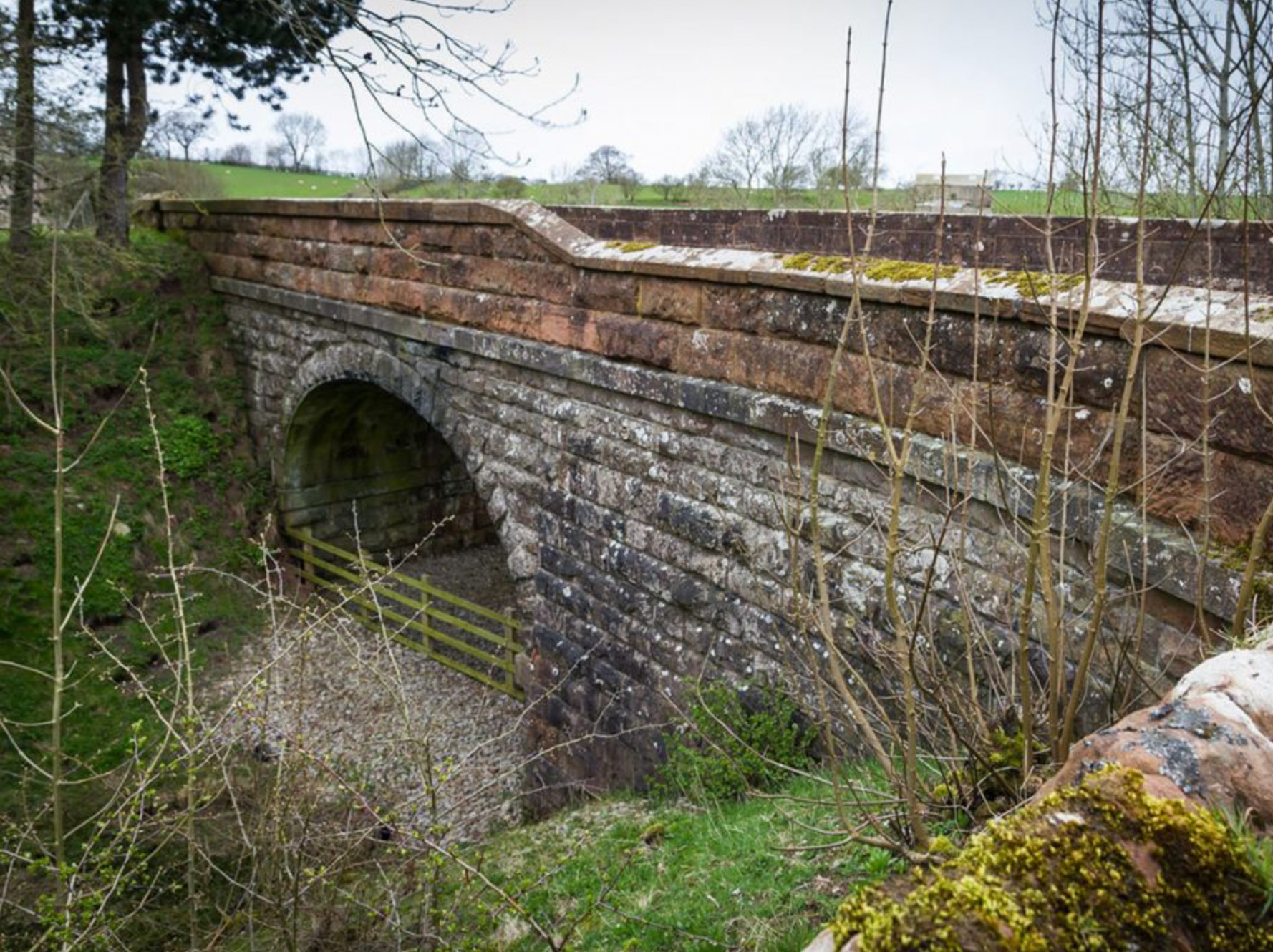 HE engineers had reportedly recommended simply repointing the brickwork