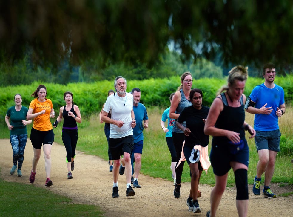 Joggers And Walkers Enjoy First Parkruns In England Since Lockdown Ended Indy100 Christmas Day 2021 Parkrun 2021