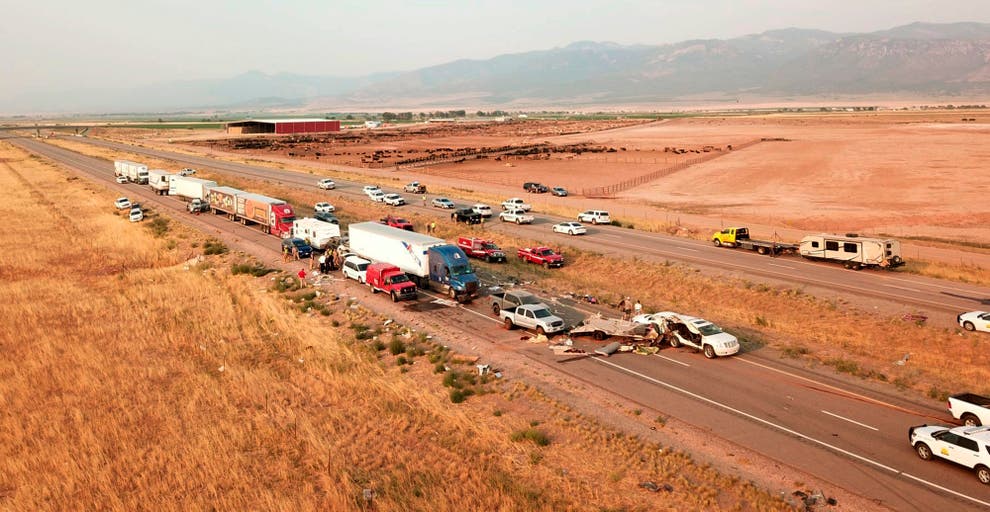 At least 7 killed in 20car pileup in Utah during