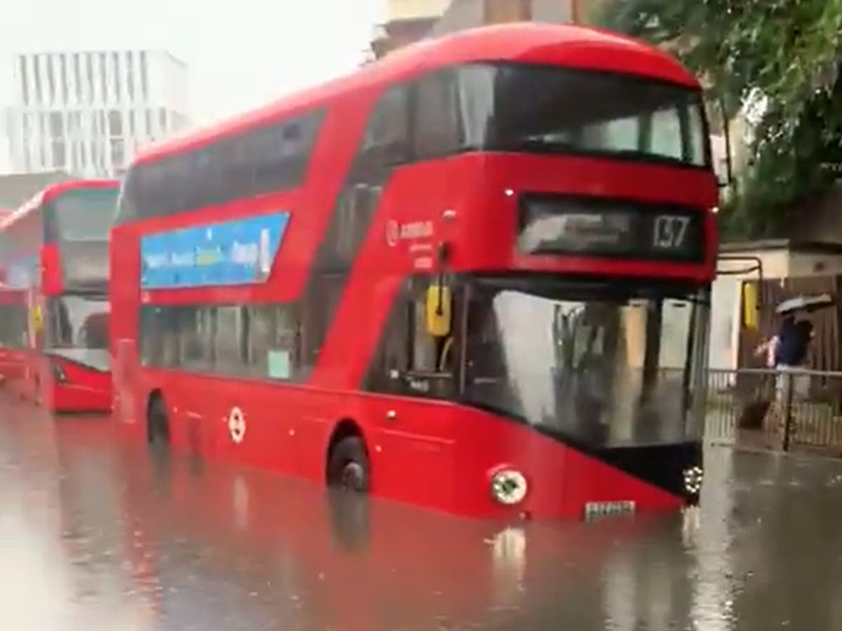 Bank of England issues climate crisis risk advice Bank of England issues climate crisis risk advice