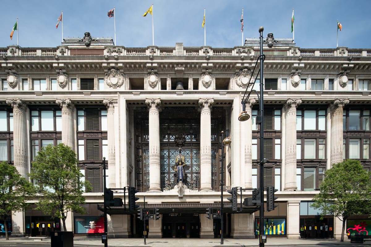 Selfridges in search for buyer as billionaire owners launch auction