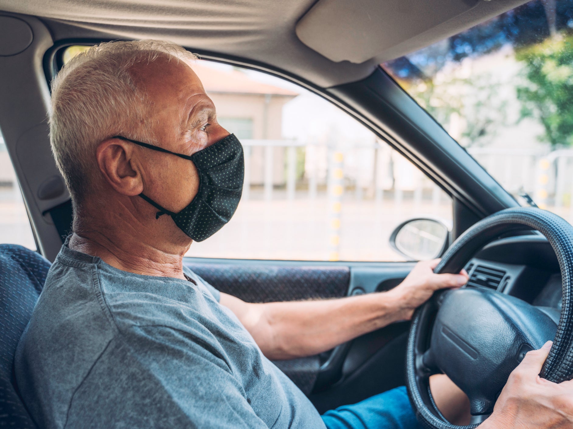 <p>Those living in areas with lower levels of fine particulate matter and traffic fumes saw lower rates of Alzheimer's</p>