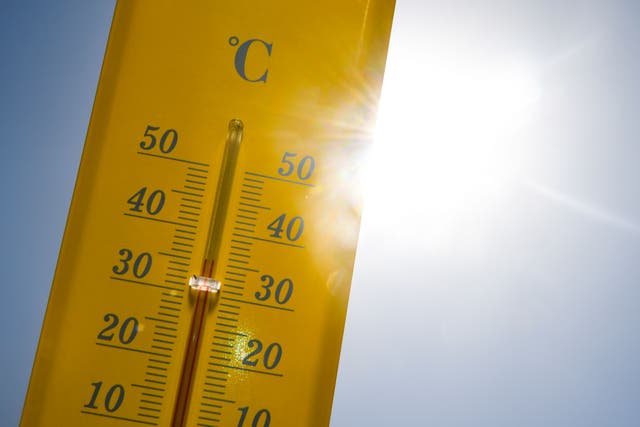 <p>Temperatures are set to hit 34C  - but that comes with a warning </p>