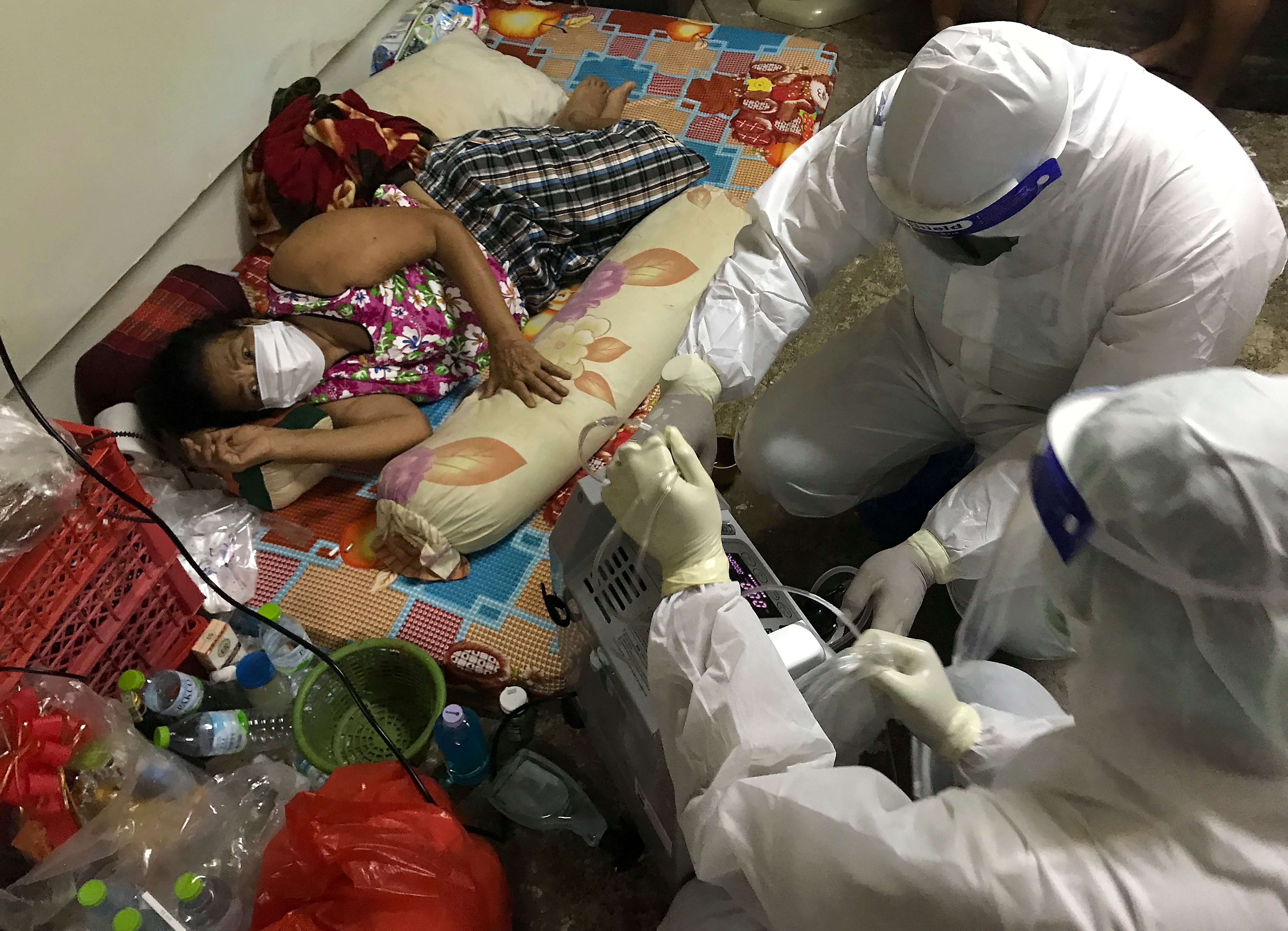 Virus Outbreak Thailand Volunteers Photo Gallery