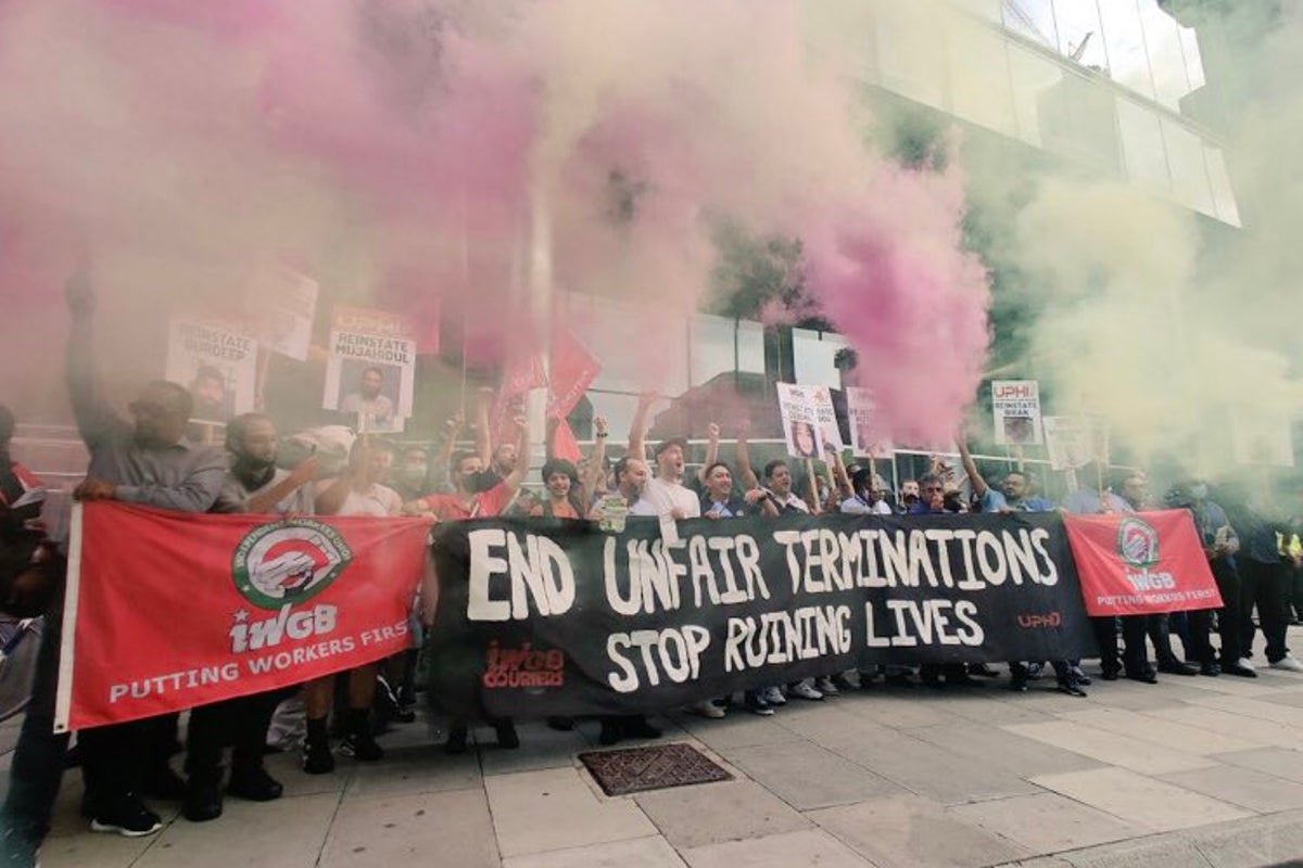 Uber and Deliveroo drivers protest over hundreds of ‘unfair’ dismissals ...