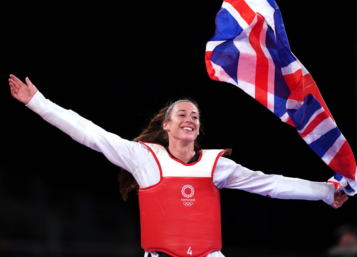 Bianca Walkden wins taekwondo bronze medal after defeating Aleksandra Kowalczuk at Tokyo 2020 