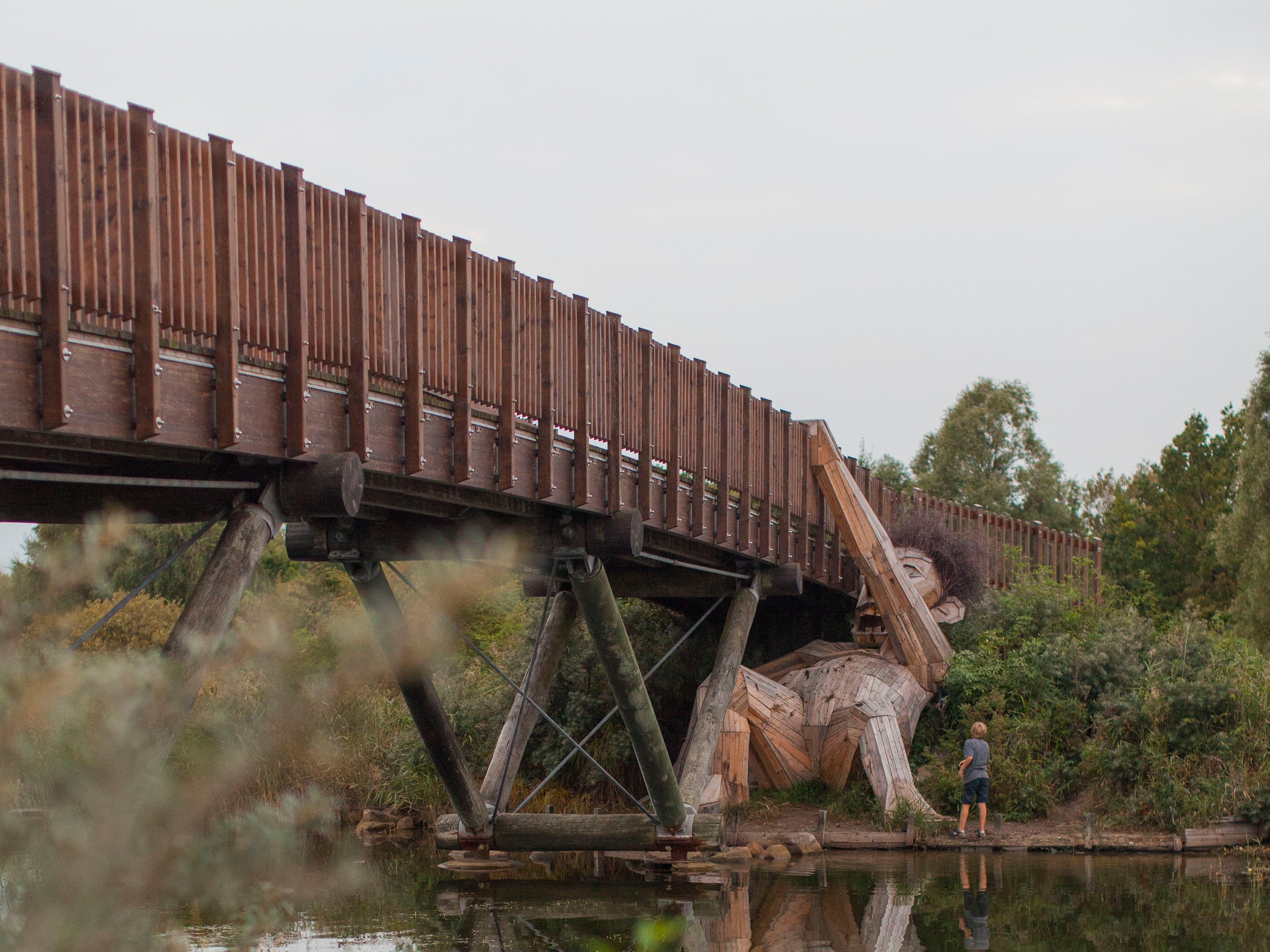 The Six Forgotten Giants – Oscar Under The Bridge
