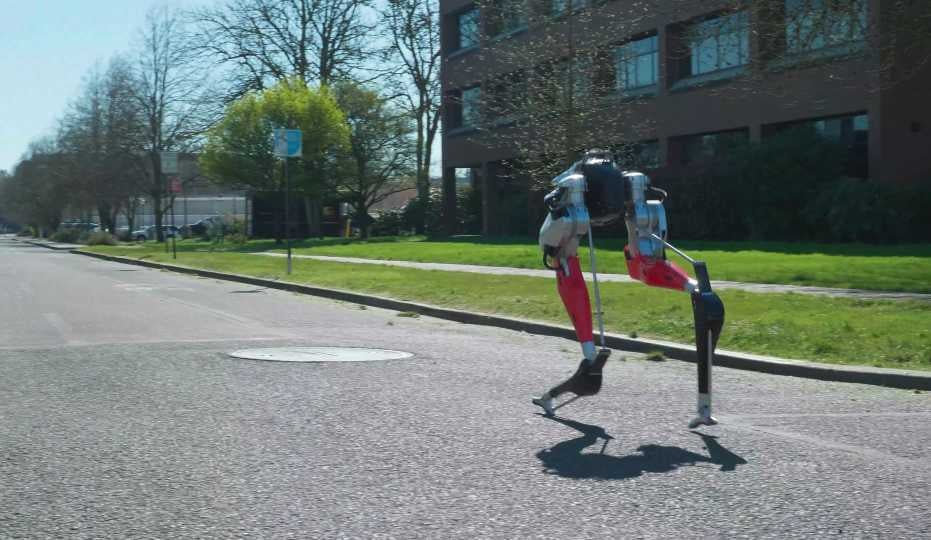 Cassie, the biped robot invented by Oregon State University, running at OSU’s campus