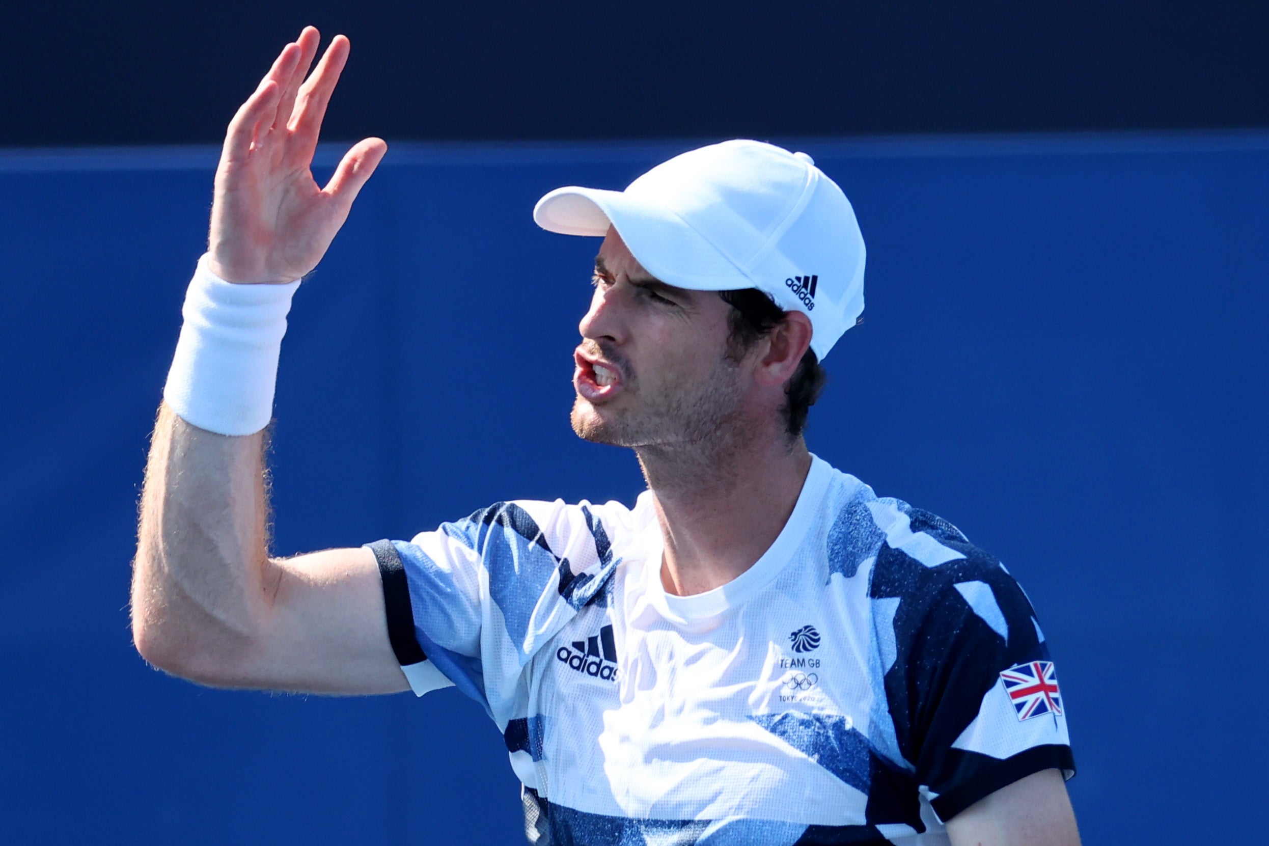 Andy Murray shows his frustration on court