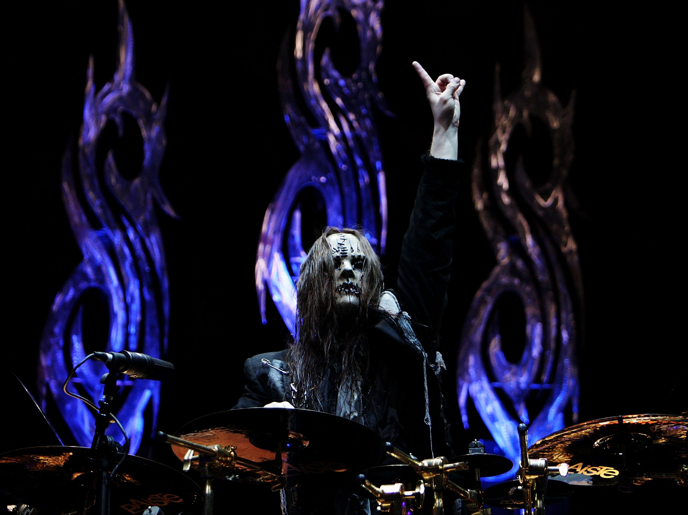 <p>Slipknot’s former drummer and founding member Joey Jordison has died aged 46</p>