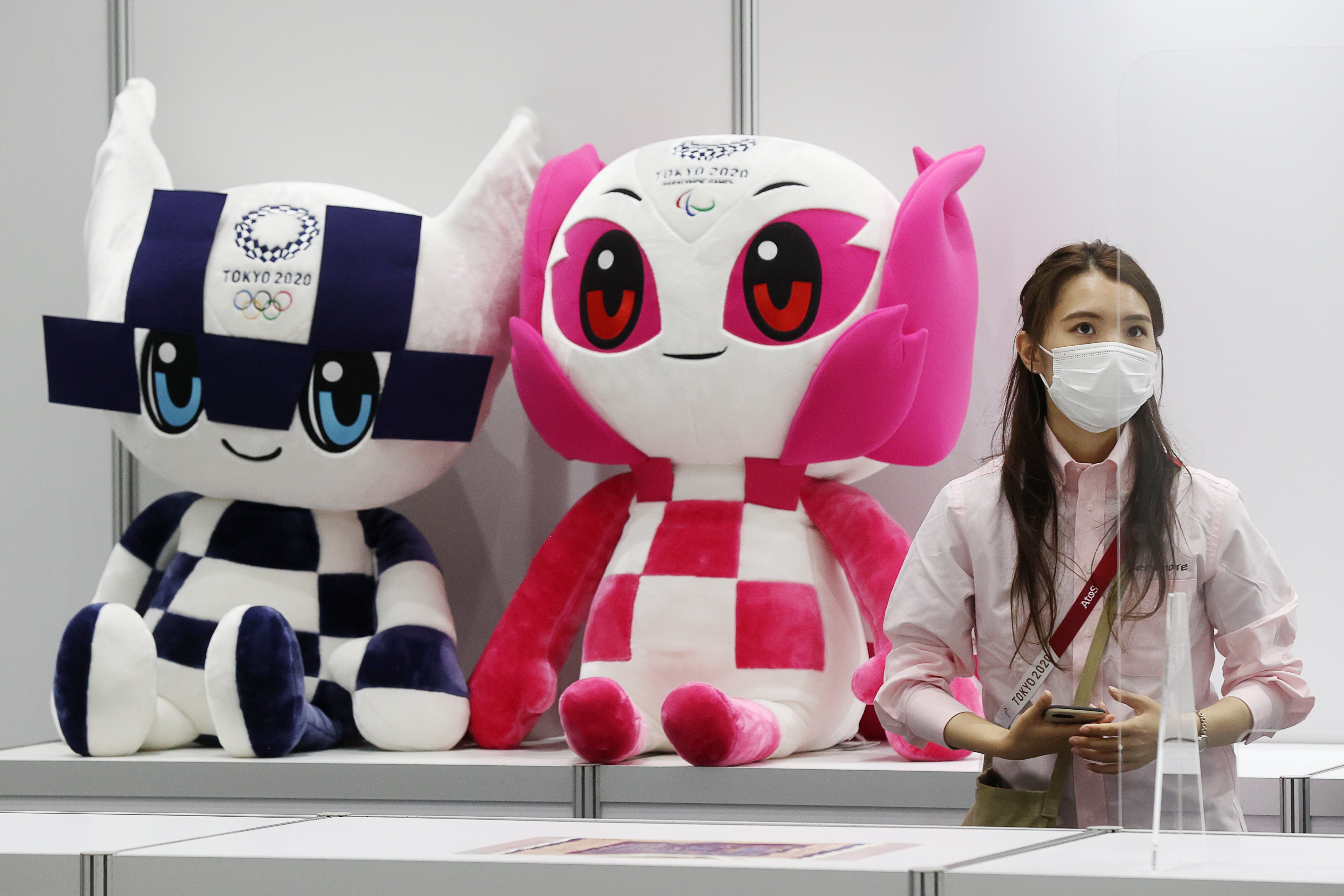 Details about   Tokyo Olympics 2020 Olympic Embroidery Face Towel Mascot SOMEITY Paralympic 