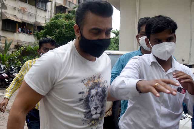<p>Police arrest businessman Raj Kundra in  Mumbai</p>