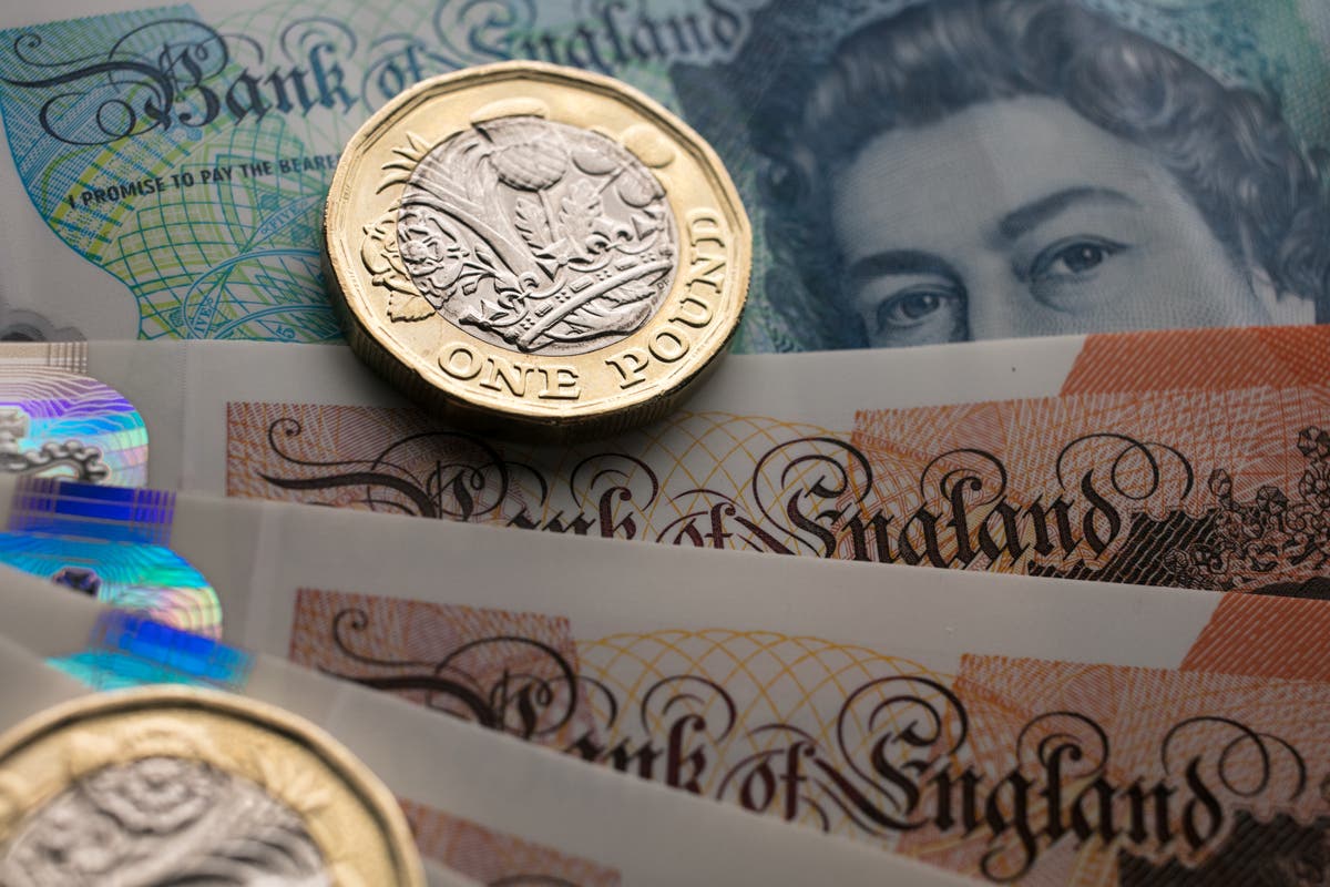 How much does the average UK twenty-something earn?