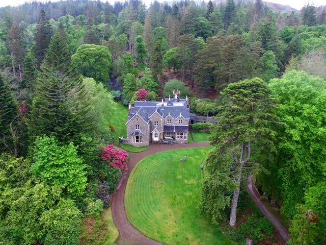 <p>The main house at Eilean Shona</p>