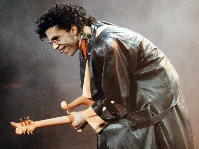 <p>Despite the glitz and glamour of showbiz, researchers found that life in the limelight can shorten lives by around 4.6 years.</p>