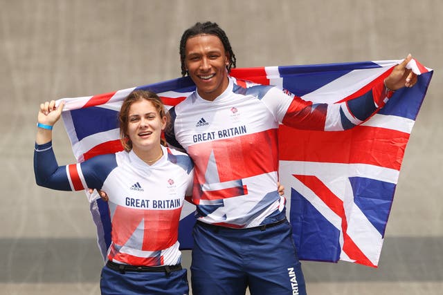 <p>Gold medalist Bethany Shriever of Team Great Britain and silver medalist Kye Whyte</p>