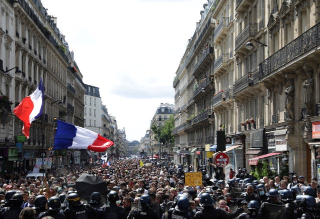 CORONAVIRUS-FRANCIA-PROTESTAS