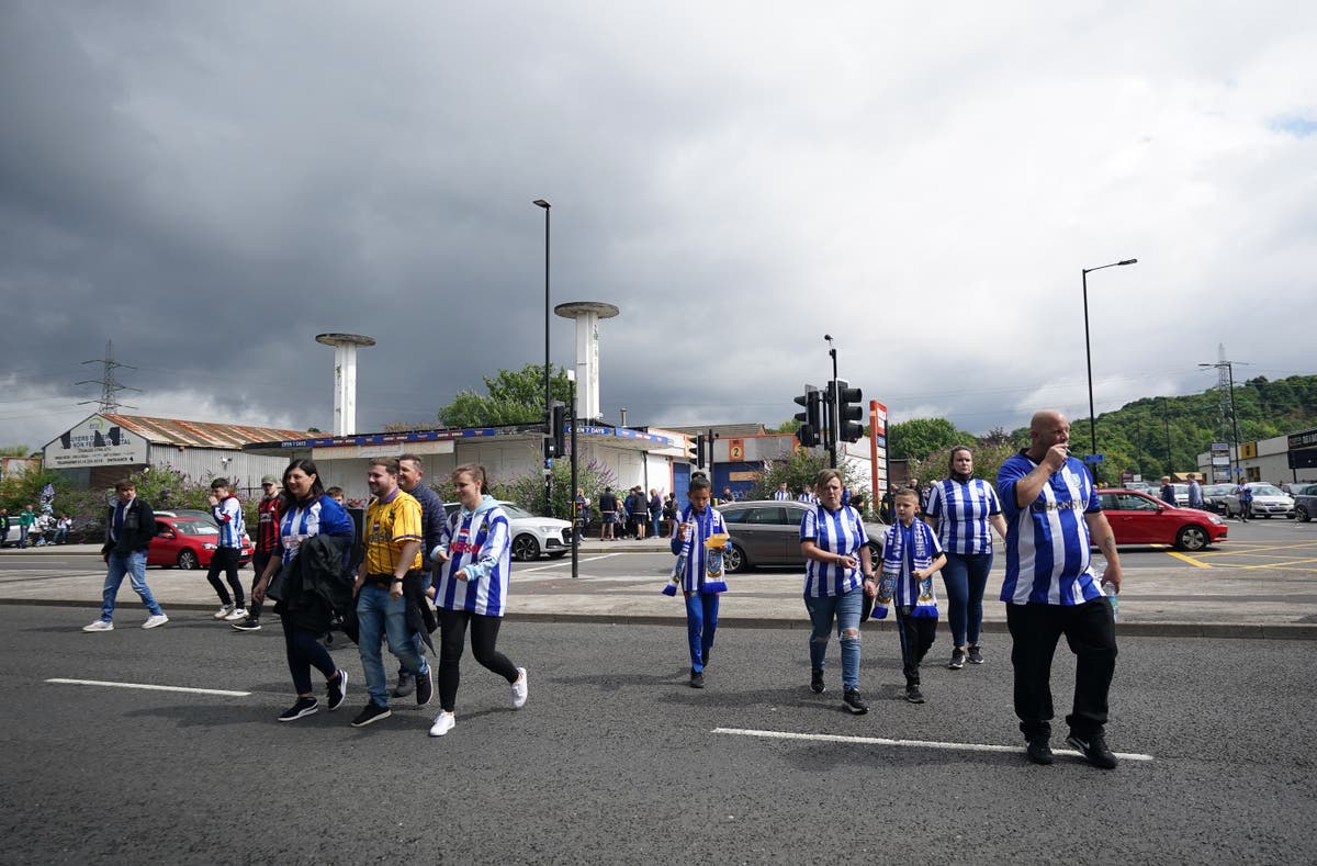 Vaccine passport decisions left to clubs as EFL prepares to resume