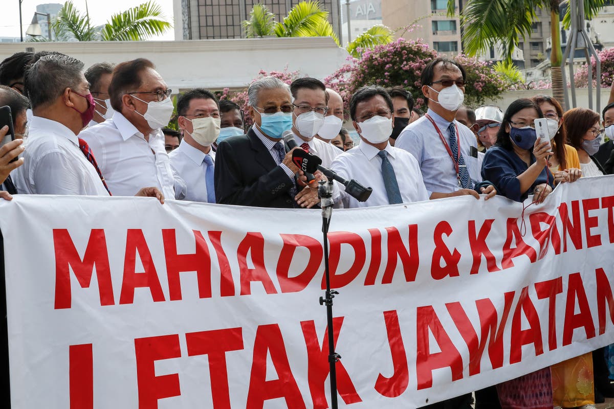 Malaysia lawmakers protest Parliament closure as ploy by PM