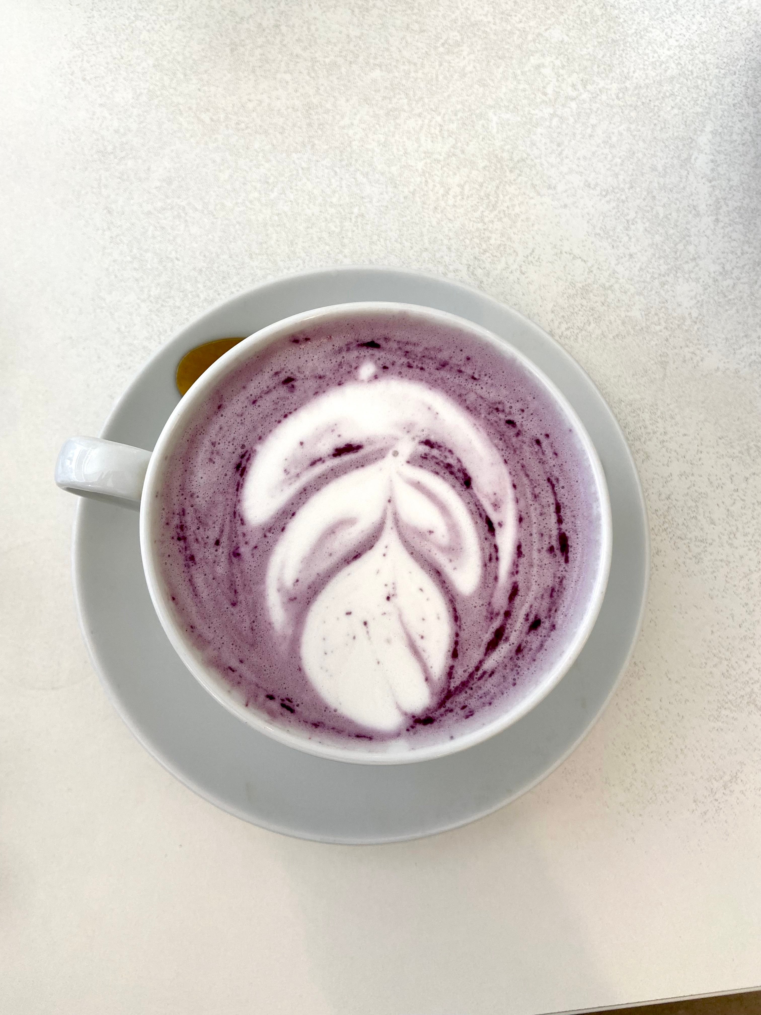 Lavender and apple latte, gorgeous to look at, but it doesn’t beat a regular milk and espresso latte