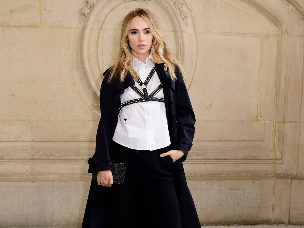Suki Waterhouse criticises Gossip Girl reboot for joking about her and Robert Pattinson