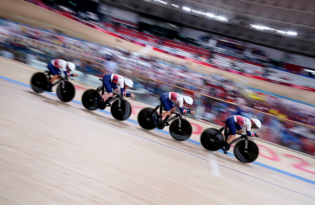 Tokyo Olympics LIVE: Team GB win track cycling silver as Joe Fraser misses out in parallel bars final