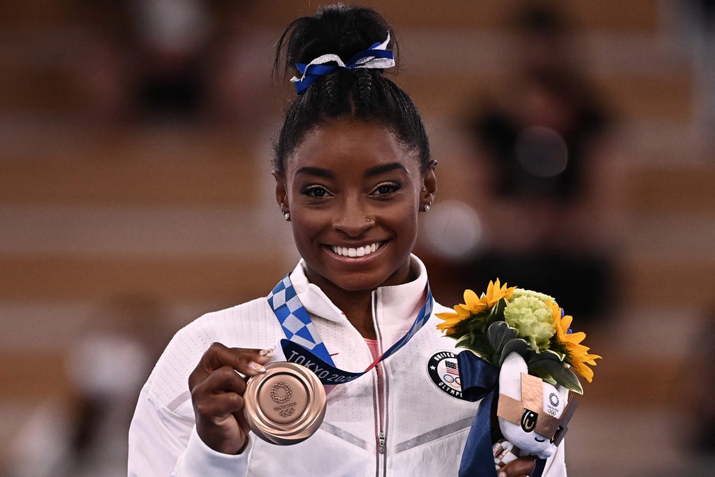 Simone Biles reveals her aunt died two days before her Olympic comeback