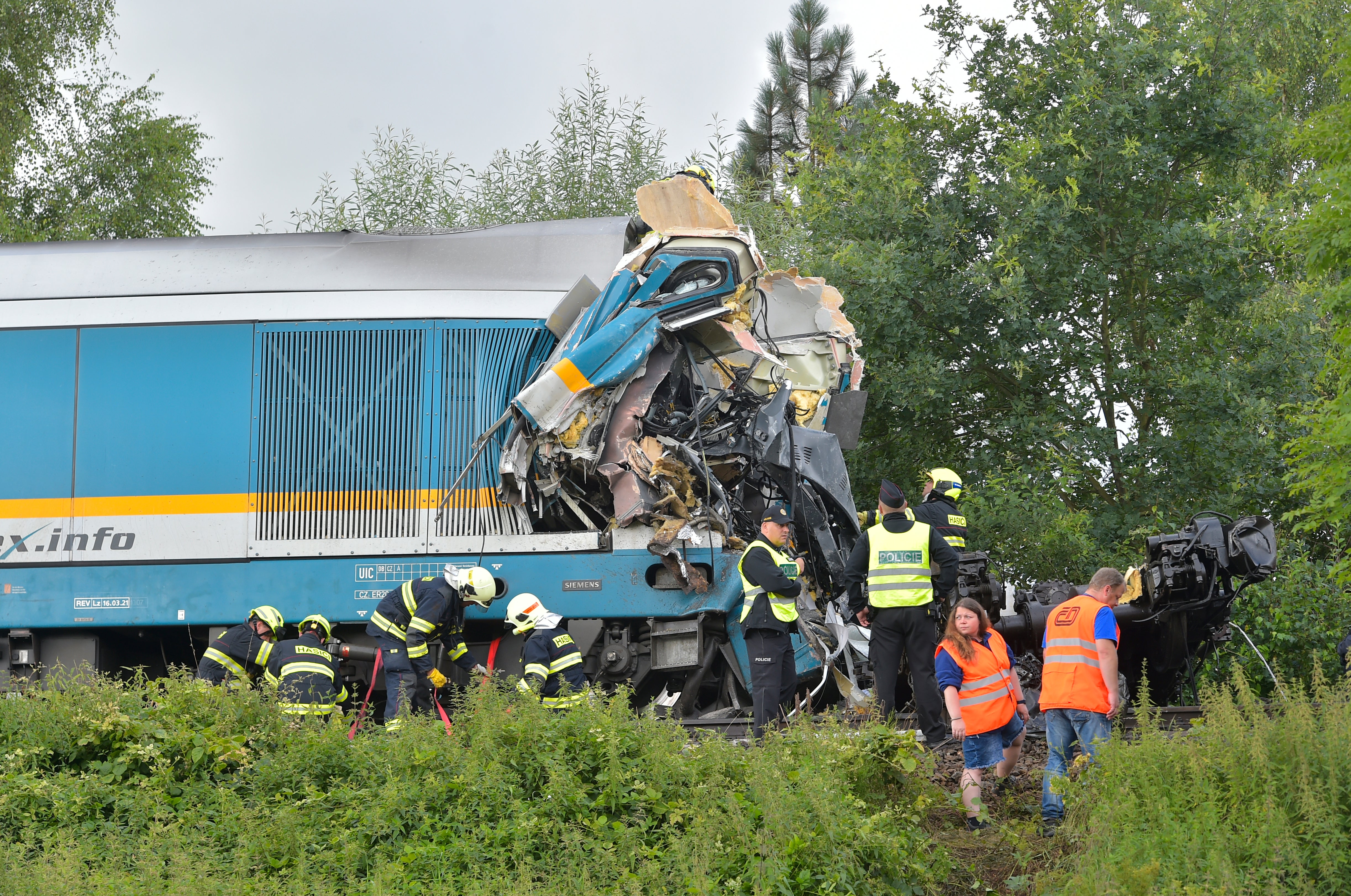 Passenger Trains Collide In Czech Republic, Killing 2 Prague Czech ...