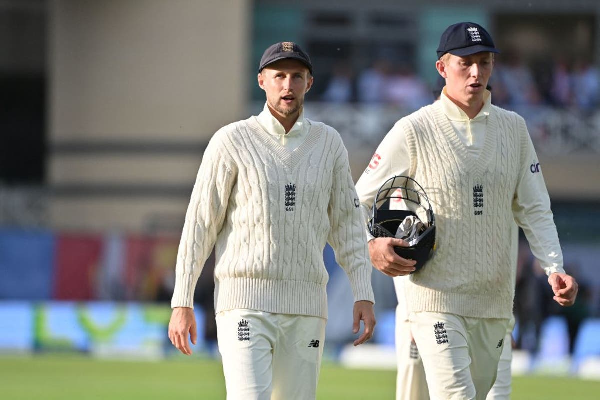 Familiar disappointment for England in first Test after batting collapse against India Familiar disappointment for England in first Test after batting collapse against India