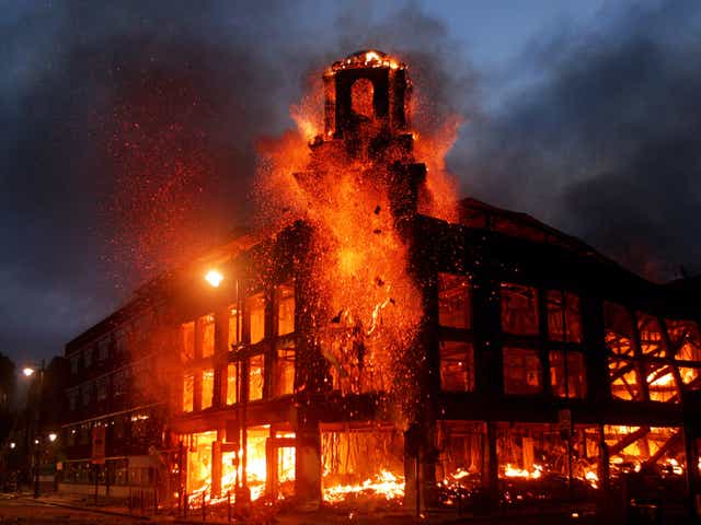 <p>‘That evening I saw the glow in the sky from the arson in Tottenham’</p>
