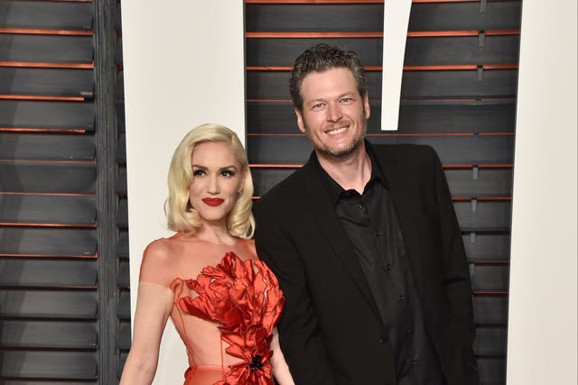 <p>Gwen Stefani Photoshops herself onto throwback photo of Blake Shelton and his ex-wife</p>