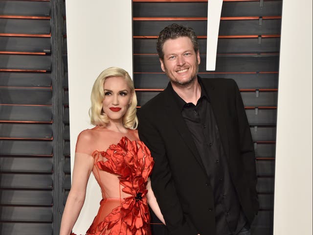 <p>Gwen Stefani Photoshops herself onto throwback photo of Blake Shelton and his ex-wife</p>