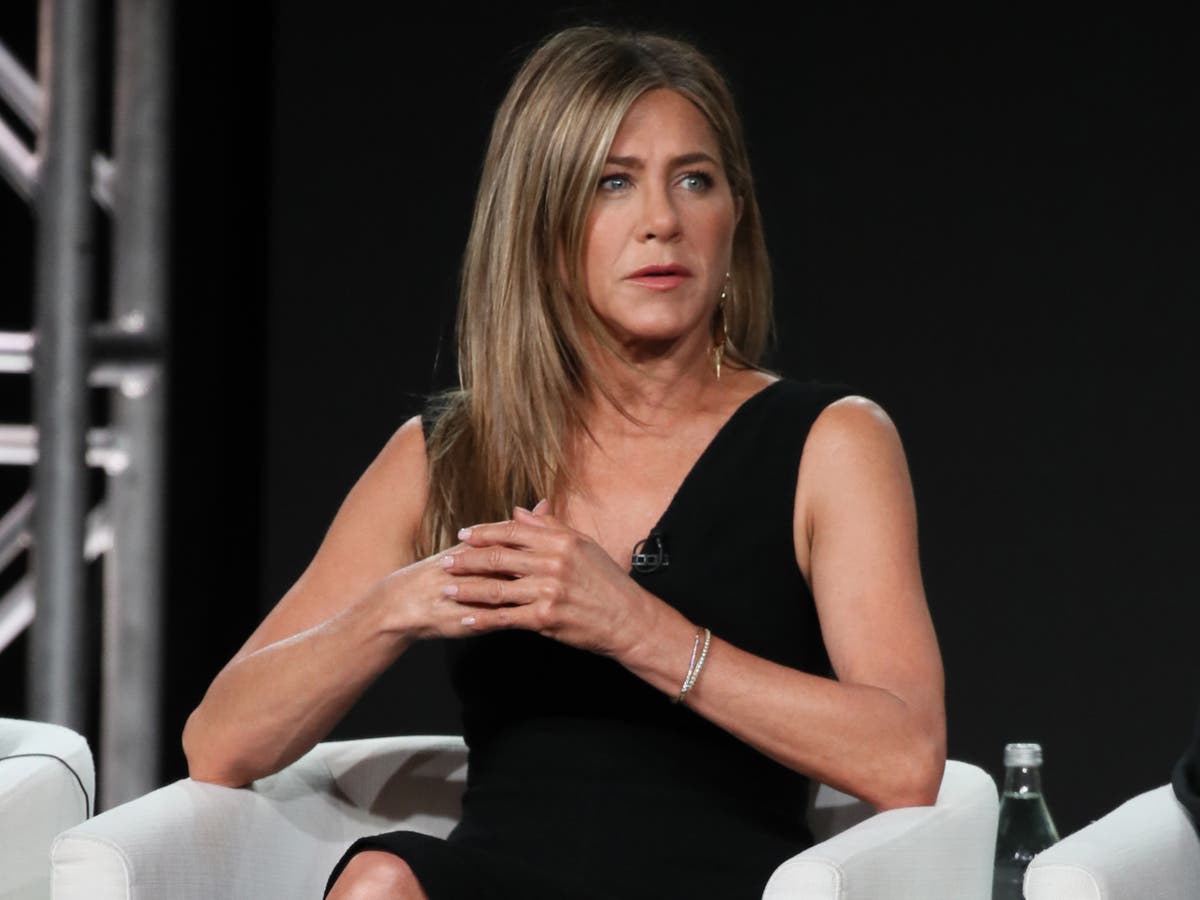 Jennifer Aniston Defends Cutting Off Anti Vax Friends ‘we Have To Care About More Than Just
