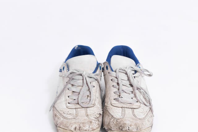 <p>Dirty white trainers</p>