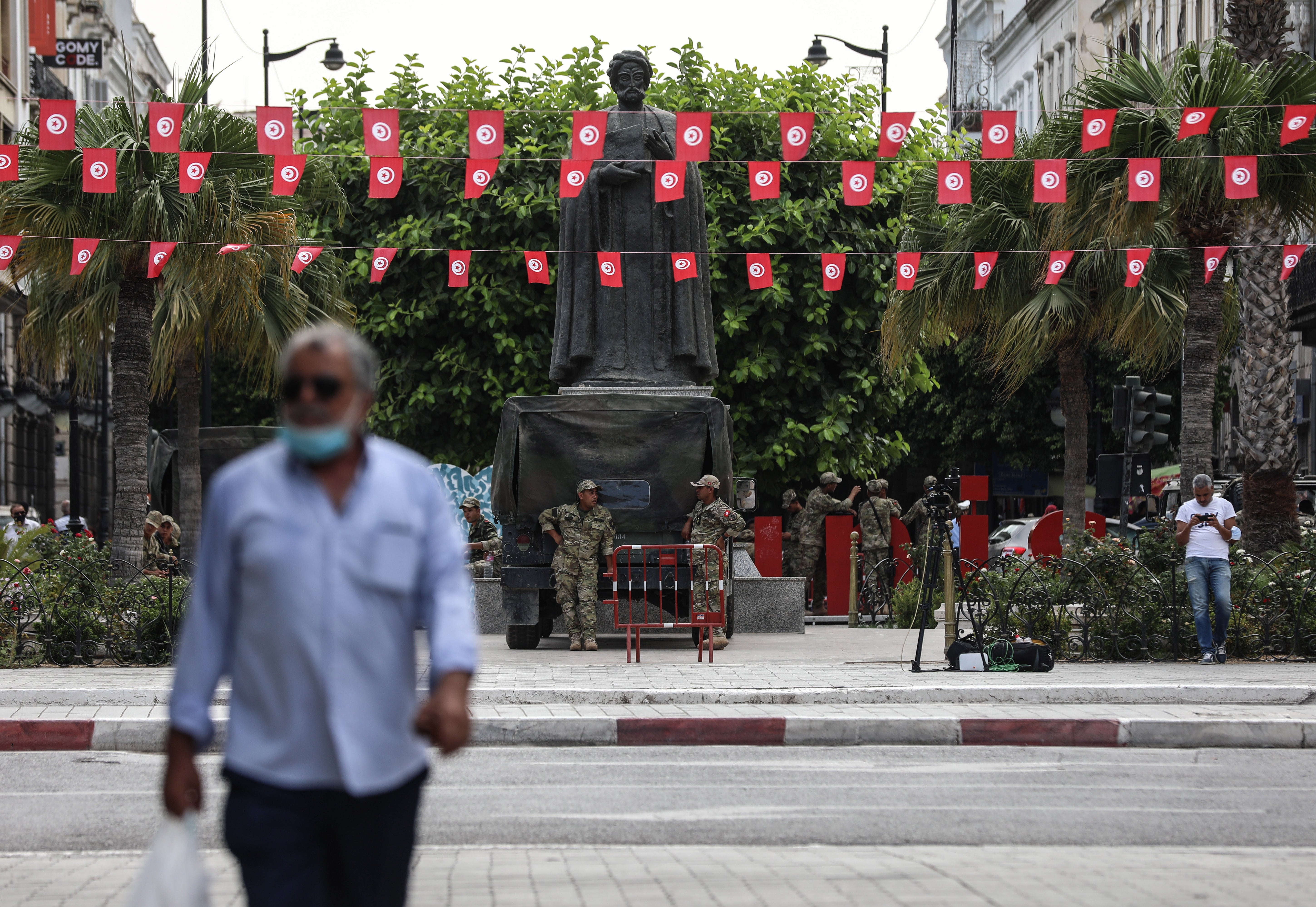Tunisian army monirots the main street Habib Bourguiba, in Tunis