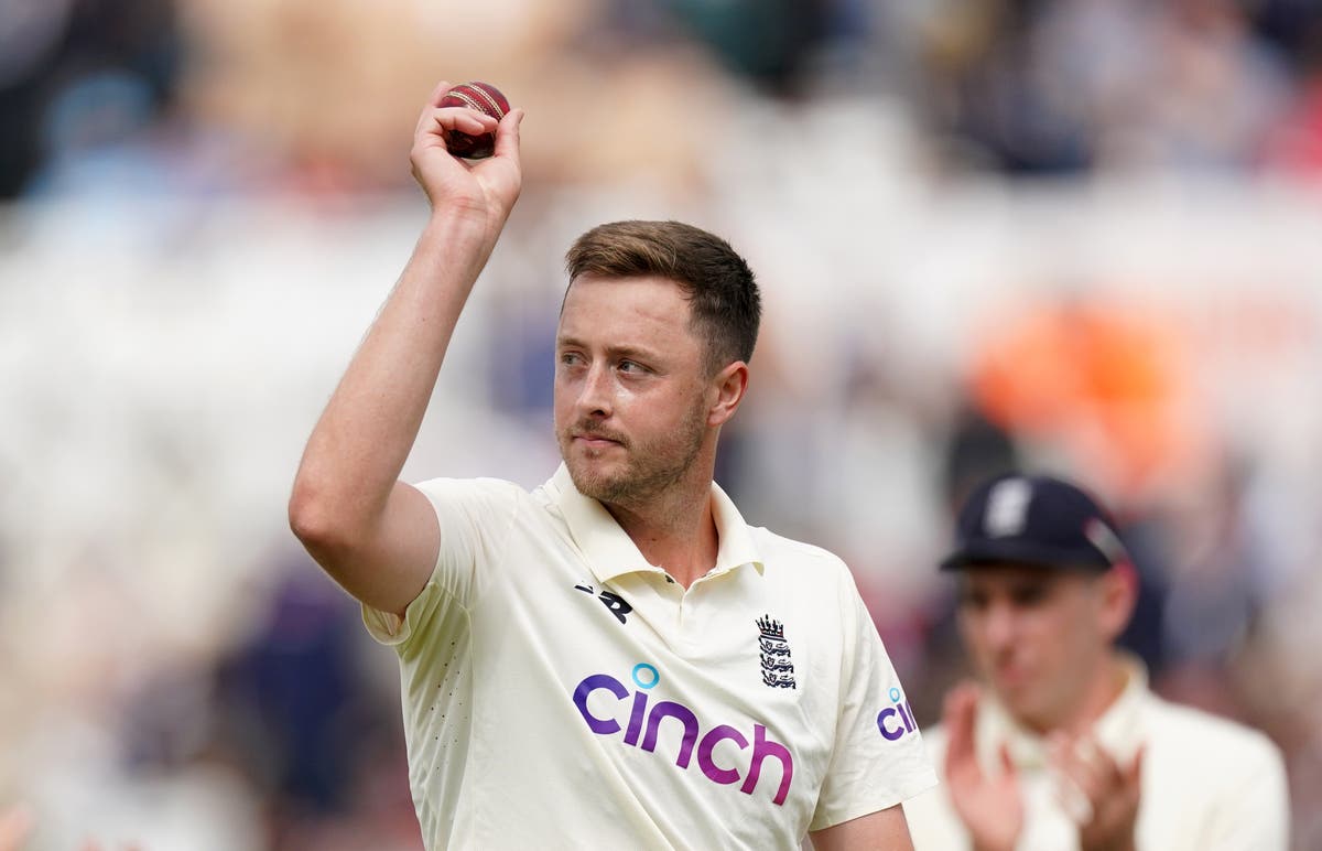 Ollie Robinson and James Anderson keep England in touch with India