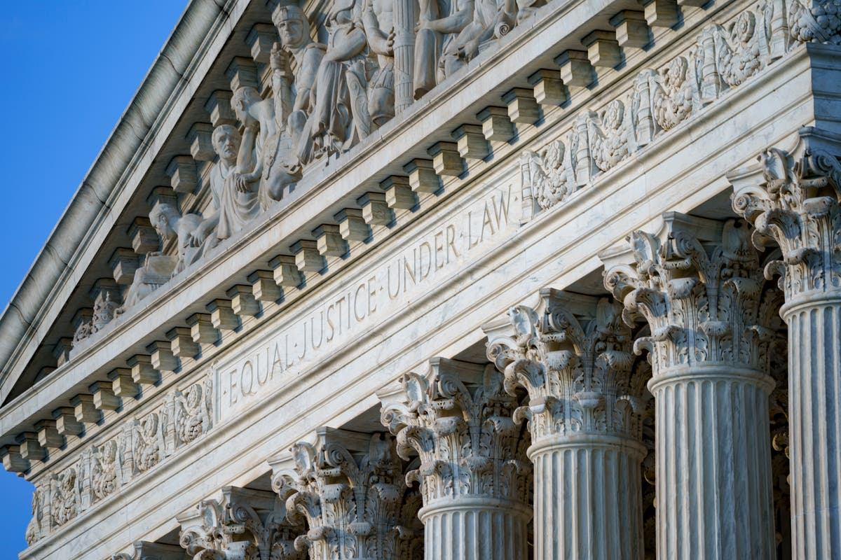 Students ask Supreme Court to block college vaccine mandate