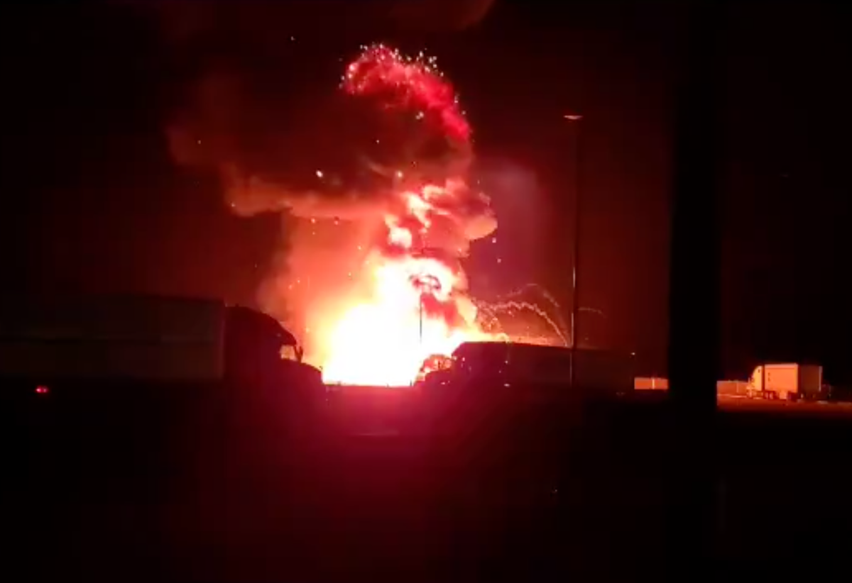 Truck carrying 27,000lbs of women&rsquo;s deodorant explodes in Oklahoma