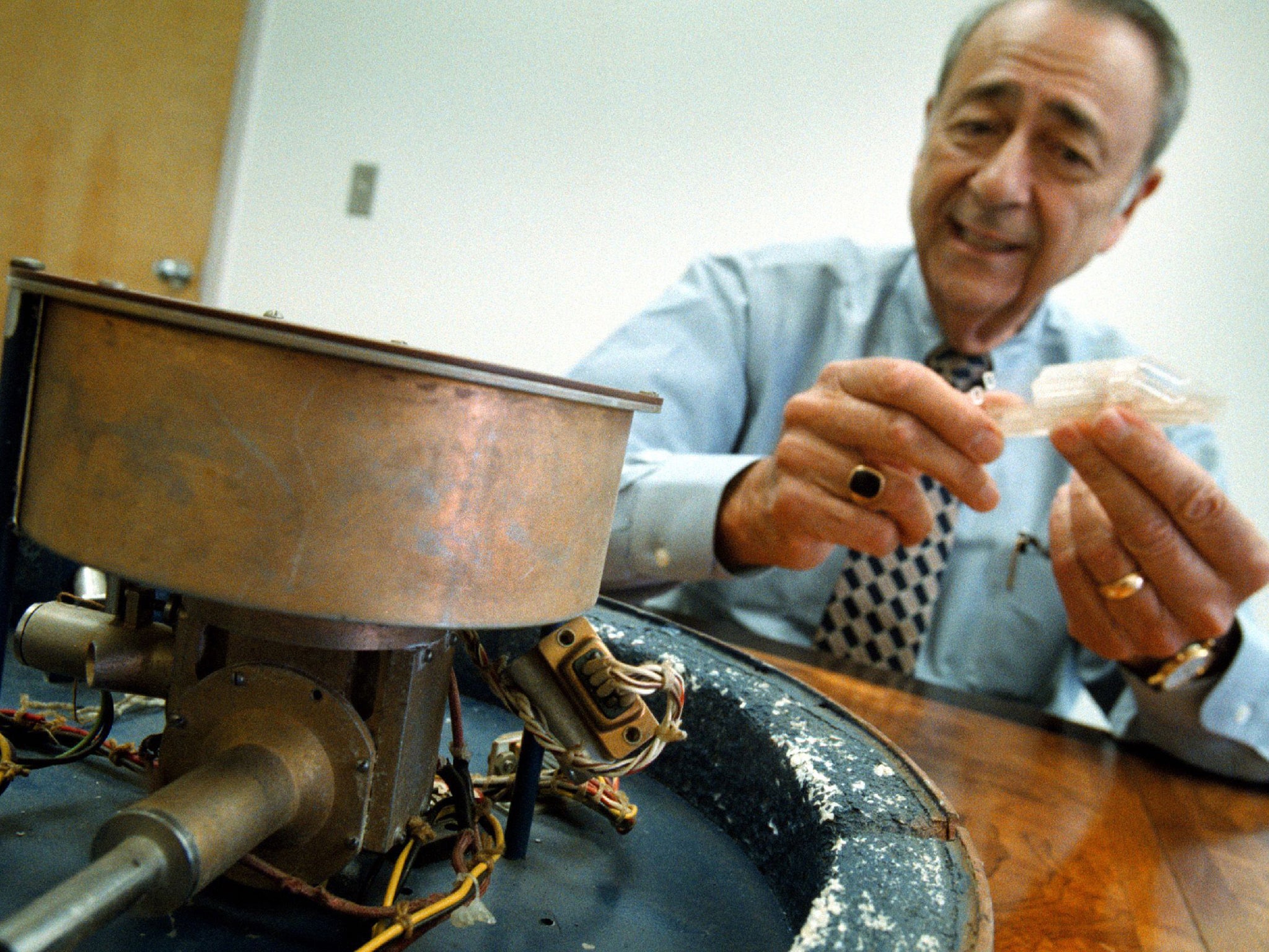 Levin with the instrument he designed to detect the presence of life on Mars