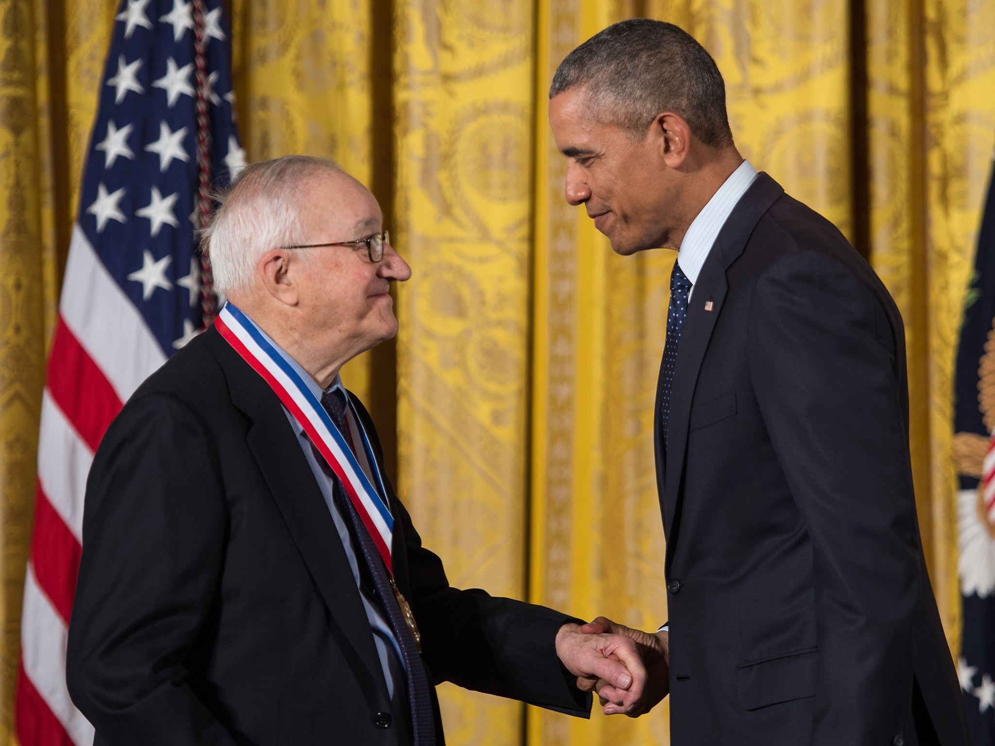 Barack Obama awards the National Medal of Science to Bandura in 2016