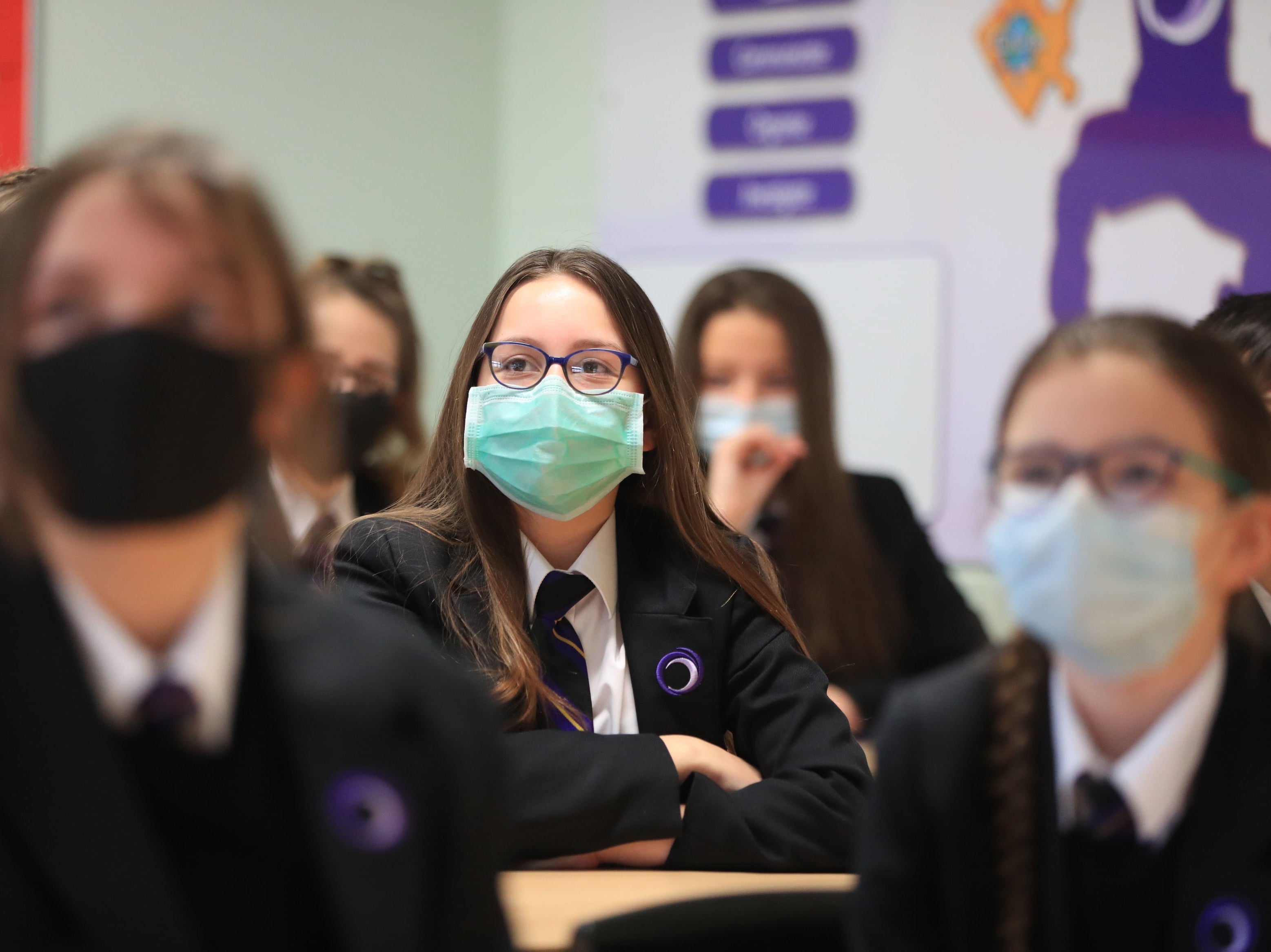 Air purifiers and ultraviolet lights are to be trialled in schools in a bid to combat Covid-19, according to reports.