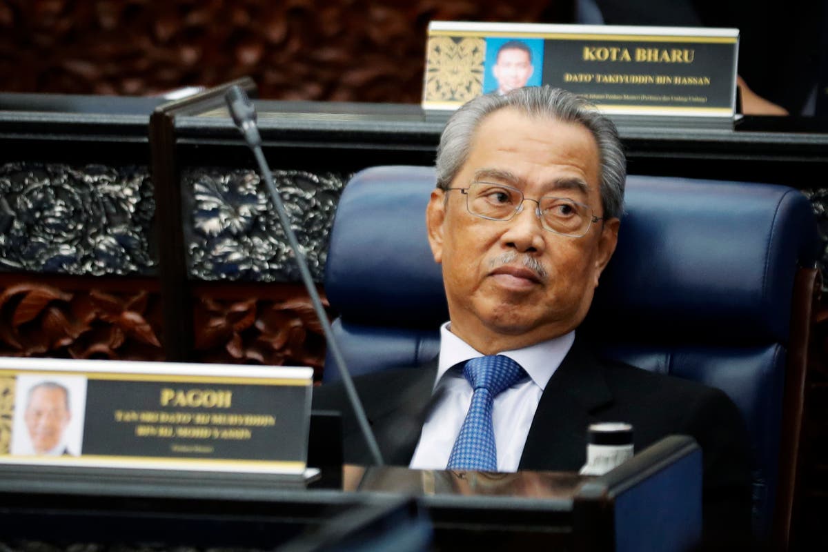Malaysian leader seeks opposition backing to stay in power