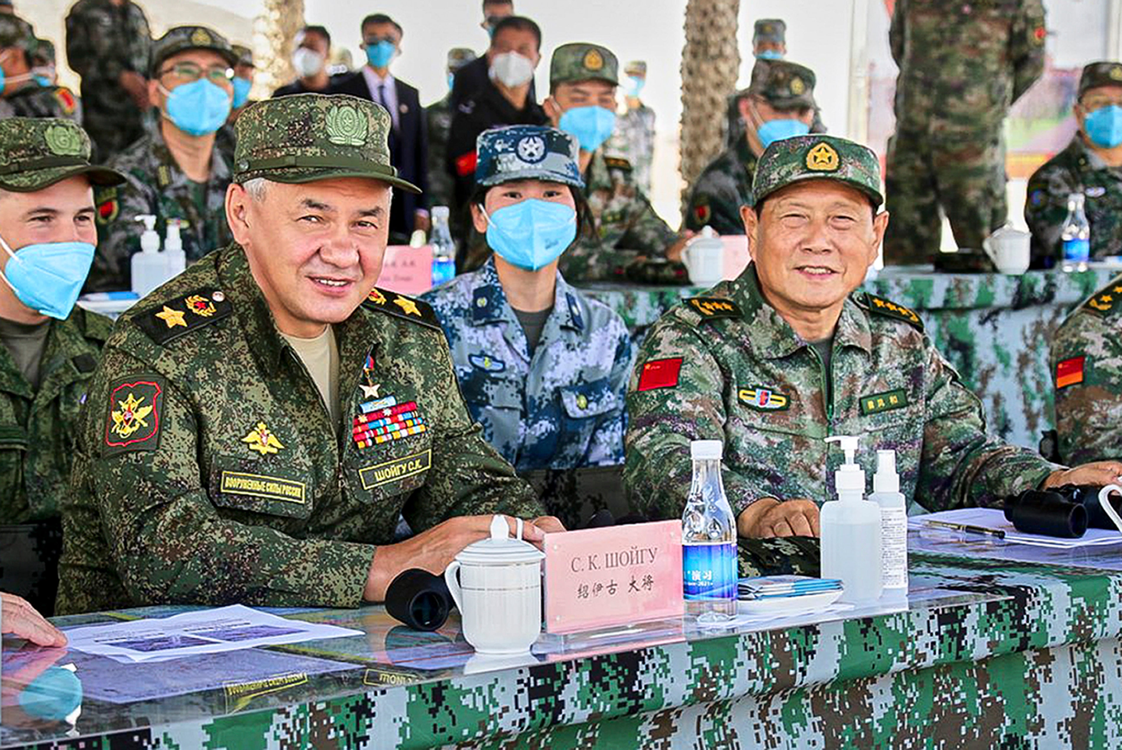 Боевой китаец. Вэй Фэнхэ и Шойгу. Министр обороны РФ И Китая.