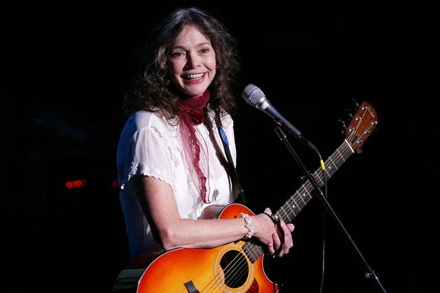 <p>Nanci Griffith performing at the American Civil Liberties Union Freedom Concert, October 2004</p>